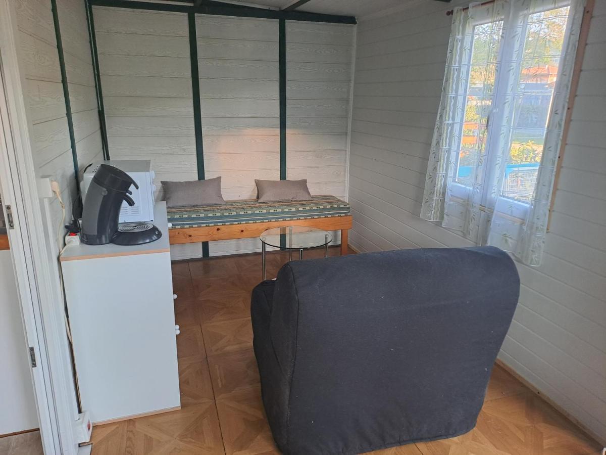 Chalet Pour 5 Personnes Equipe Sur Emplacement Privatif Dans Camping 4 Etoiles Appartenant Et Gere Par Un Particulier Hotell Foix Exteriör bild