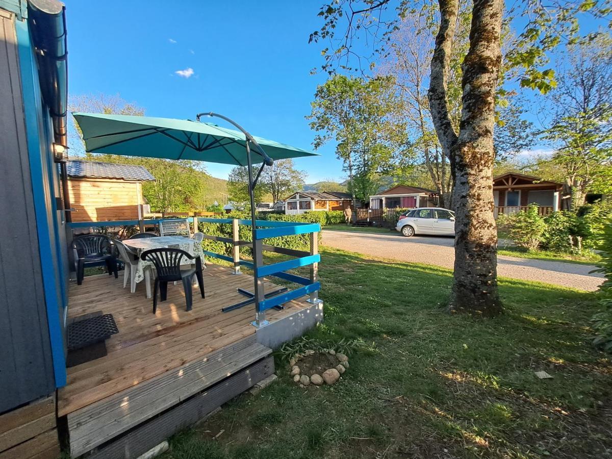 Chalet Pour 5 Personnes Equipe Sur Emplacement Privatif Dans Camping 4 Etoiles Appartenant Et Gere Par Un Particulier Hotell Foix Exteriör bild