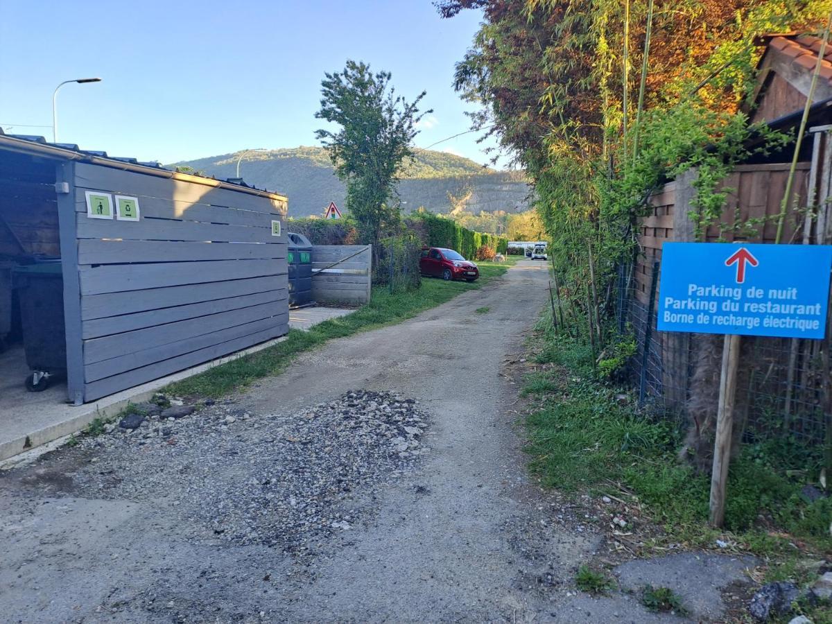 Chalet Pour 5 Personnes Equipe Sur Emplacement Privatif Dans Camping 4 Etoiles Appartenant Et Gere Par Un Particulier Hotell Foix Exteriör bild
