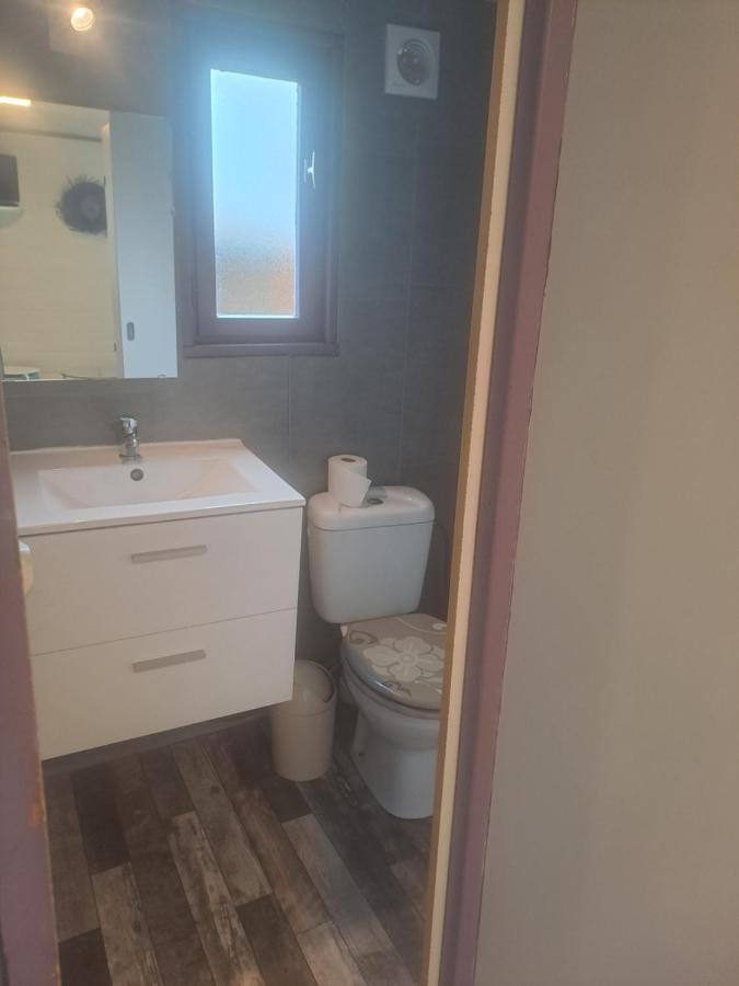 Chalet Pour 5 Personnes Equipe Sur Emplacement Privatif Dans Camping 4 Etoiles Appartenant Et Gere Par Un Particulier Hotell Foix Exteriör bild